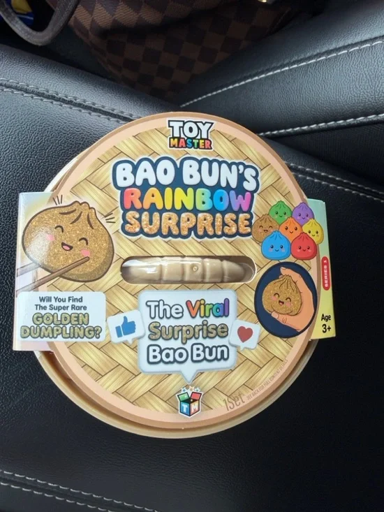 Bao Bun's Rainbow Surprise - Gold Bao Bun Collectible - Picture 1 of 3